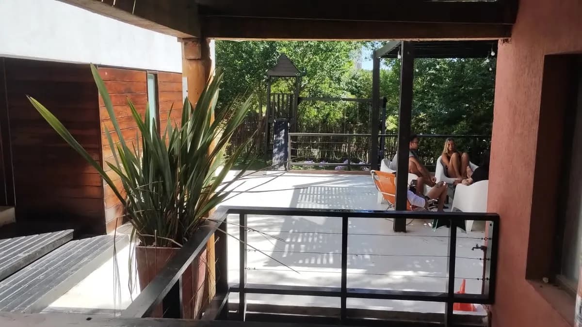 Una de las pérgolas con livings de exterior