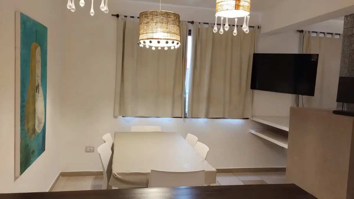 Comedor con Smart TV